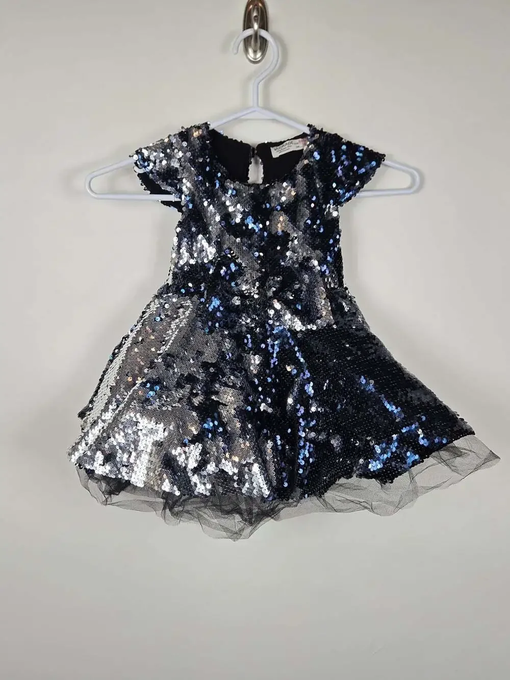 Woo Rage sequins catch